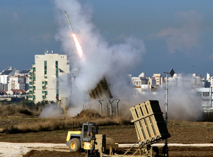 Αναπτύσσει Iron Dome στα σύνορα με τη Συρία