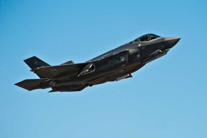 “Φως” για το πραγματικό κόστος του F-35A (Βίντεο)