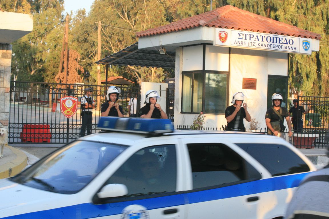 Εξέγερση αλλοδαπών σε εξέλιξη