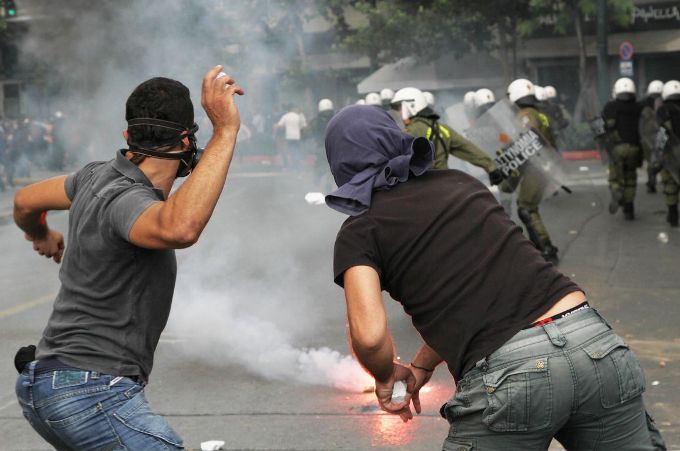 Τελείωσε η πολιορκία των γραφείων της ΧΑ