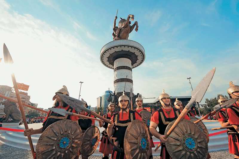 «Στα Σκόπια υπάρχει δικτατορική μοναρχία»