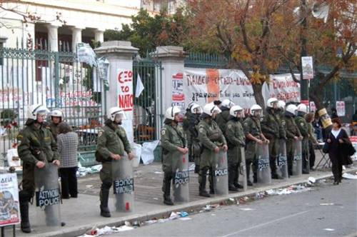 Αθήνα: Σε 189 προσαγωγές και 14 συλλήψεις προχώρησε η αστυνομία