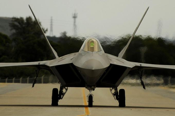 Μαχητικά F-22A αναπτύσσουν οι ΗΠΑ στην Ιαπωνία