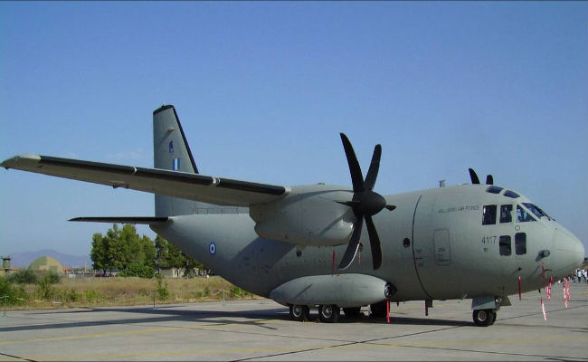 Αρματαγωγό και C-27J με είδη α’ ανάγκης στην Κεφαλονιά