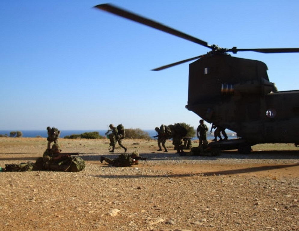 Αιφνιδιαστική Αεροκίνητη ενέργεια της 71ης με υποστήριξη ΑΗ-64 Apache στις Σέρρες