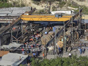 Στους 4 μέχρι στιγμής οι νεκροί στην Τουρκία, στους 300 οι εγκλωβισμένοι