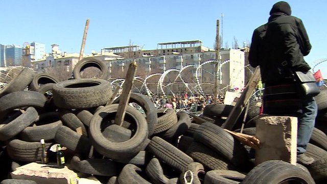 Ντόνετσκ: Οι υπερασπιστές της Νέας Ρωσίας ετοιμάζονται για την επίθεση των νεοναζί [βίντεο]