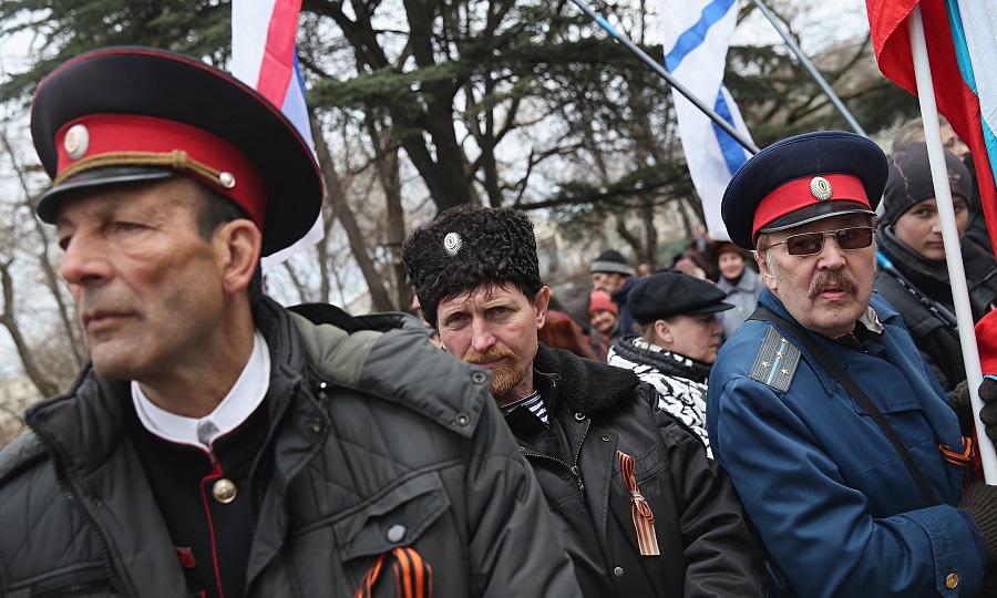 Βίντεο: Ουκρανοί αιχμάλωτοι ανακρίνονται από Κοζάκους