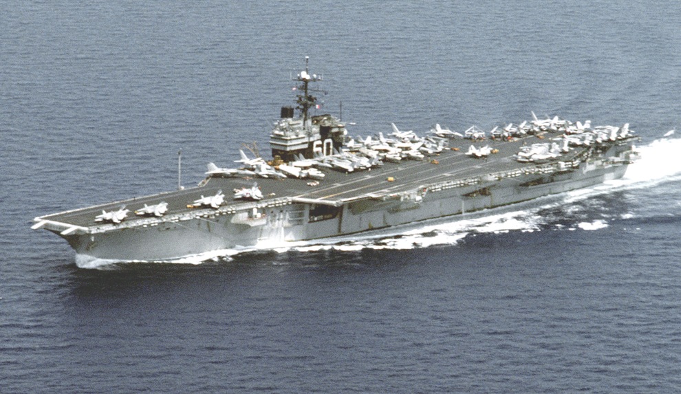 Το αεροπλανοφόρο USS Saratoga της εποχής του Βιετνάμ πάει για… παλιοσίδερα