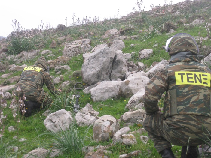 Όλο τον Αύγουστο το ΤΕΝΞ εξουδετέρωνε νάρκες και βλήματα πυροβολικού [εικόνες]