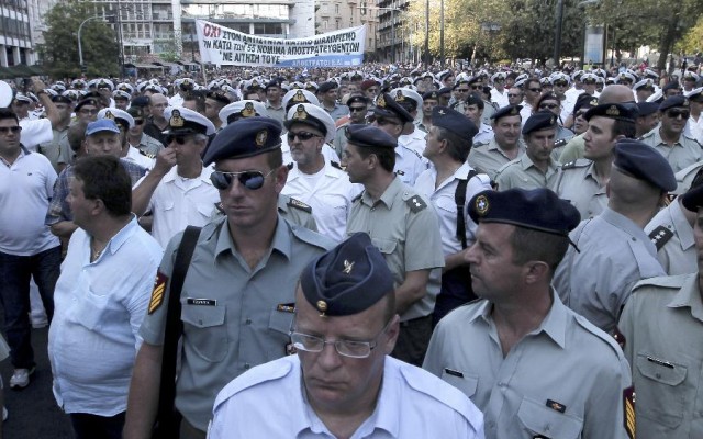 Στις 27 Νοεμβρίου η πρώτη δόση των αναδρομικών στους ένστολους – Στις 22 Δεκεμβρίου στους απόστρατους