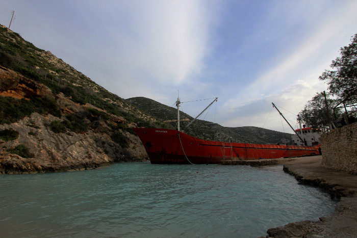 Πλοία «φαντάσματα» στα λιμάνια της χώρας αναζητούν «ανάδοχο»