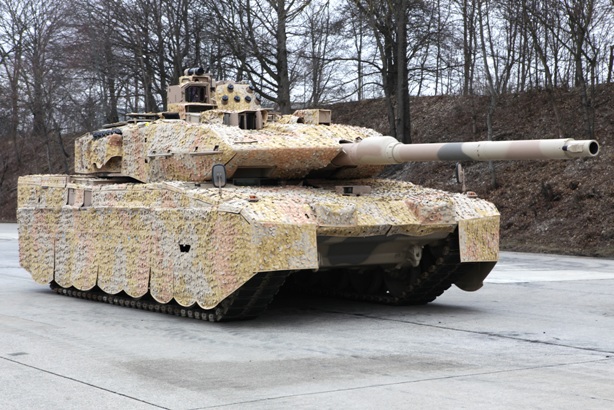 Παραδόθηκαν τα πρώτα LEOPARD-2A7 στον γερμανικό στρατό