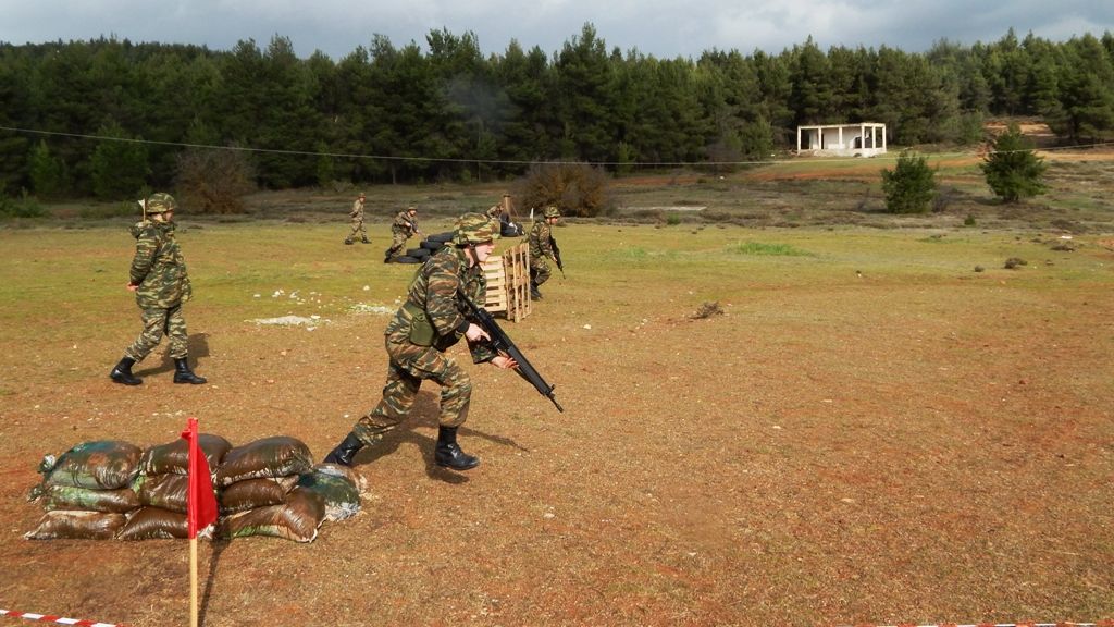 Πυρ και κίνηση με πραγματικά πυρά για τους σπουδαστές της ΣΣΕ [εικόνες]