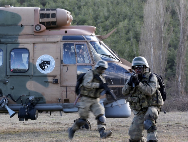 Εκπαίδευση της τουρκικής αεροπορίας σε αποστολές CSAR [βίντεο]