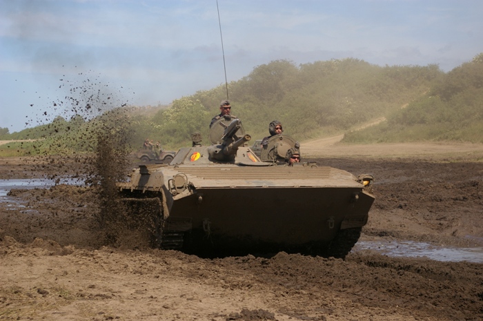 Συρία: TOW εναντίον BMP-1 σημειώσατε 2 (Βίντεο)