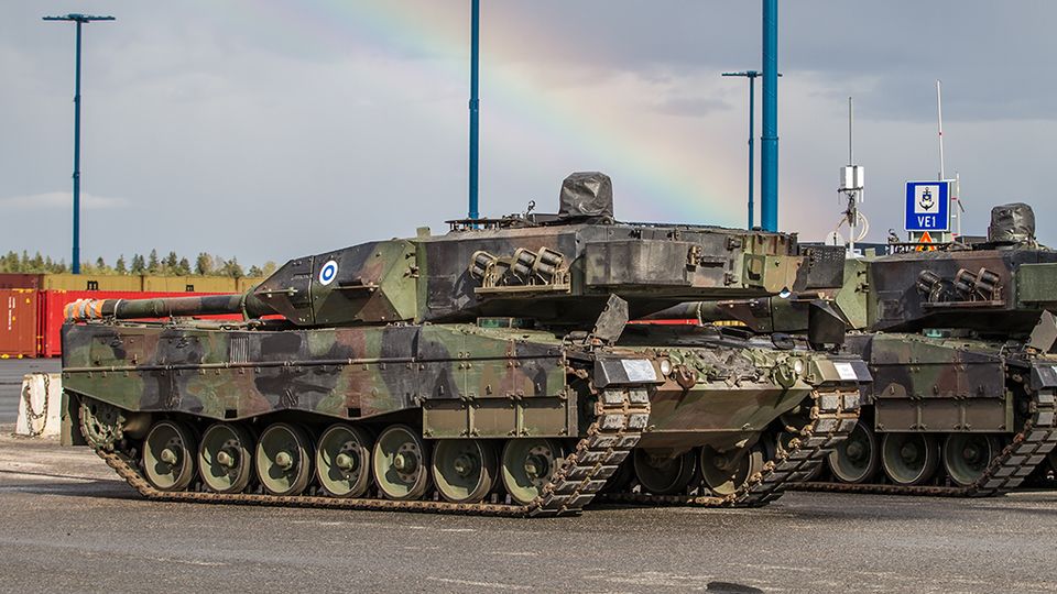 Έφτασαν στην Φινλανδία τα πρώτα Leopard 2A6NL [εικόνες]