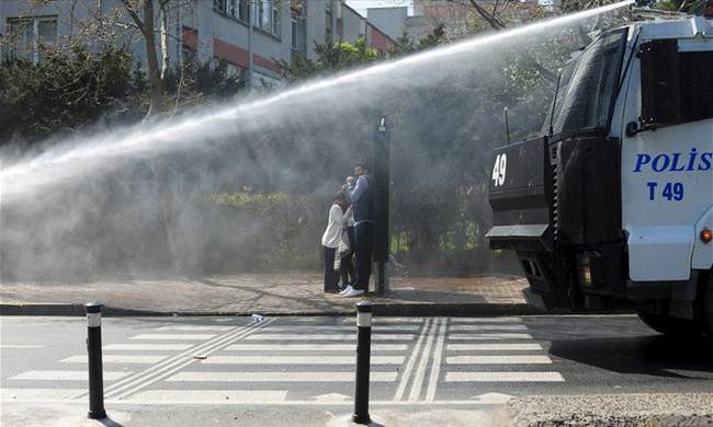 Τουρκία: Βίαιη διάλυση διαδήλωσης εναντίον των επιθέσεων σε Συρία και Ιράκ