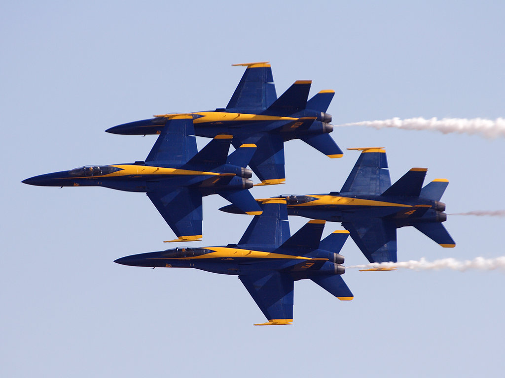 Οι Blue Angels στους ρυθμούς της συμφωνικής! [βίντεο]