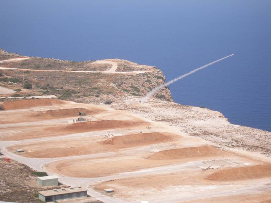 Εκπαιδευτικές βολές στο Πεδίο Βολής Κρήτης