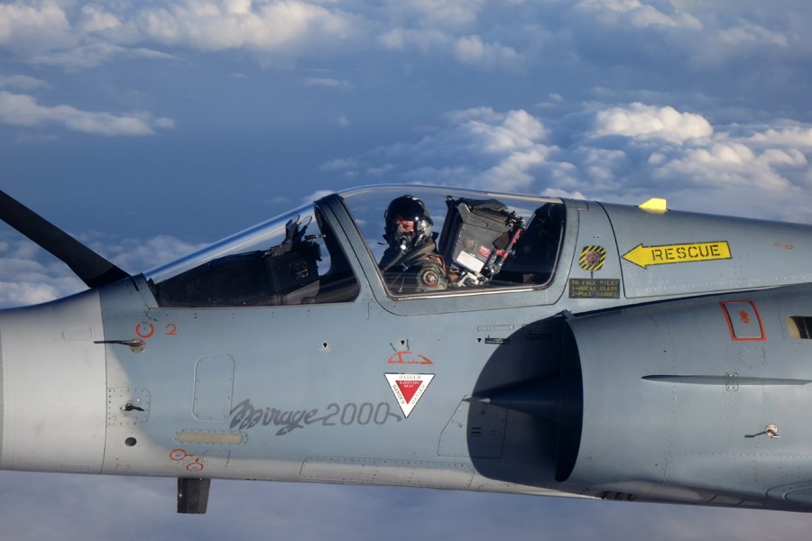 Mirage 2000-5 της ΠΑ τιμητική συνοδεία στο γαλλικό προεδρικό αεροσκάφος