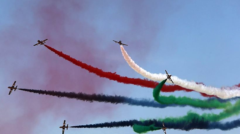 Υπερθέαμα στο Dubai Air Show 2015- Δείτε τις εντυπωσιακές φιγούρες (φωτο, βίντεο)