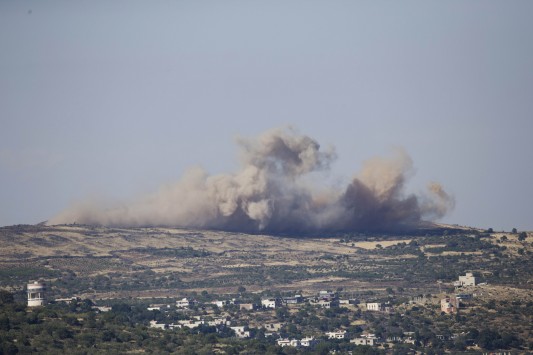 Κίνδυνος για ευρύτερη ανάφλεξη στη Μέση Ανατολή – Το Ισραήλ βομβάρδισε στόχους στο νότιο Λίβανο