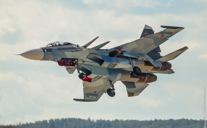 Su-30SM: Ο βετεράνος της Συρίας σε μια εντυπωσιακή αεροπορική επίδειξη – Βίντεο