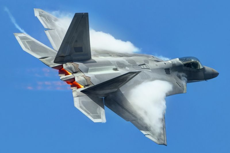 Η εντυπωσιακή εκκίνηση των F-22  και συγκρίσεις με το παρελθόν [βίντεο]