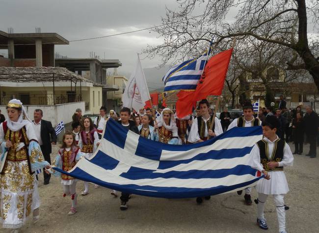 Αλβανία: Με λαμπρότητα γιόρτασαν οι ομογενείς μας την επέτειο της 25ης Μαρτίου