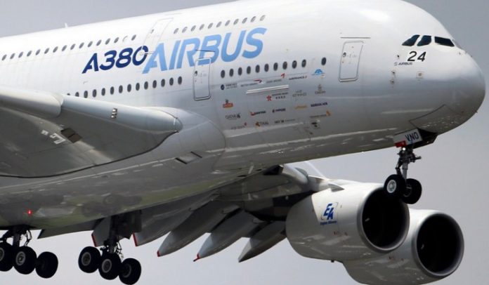 Εντυπωσιακό θέαμα– Όταν το Airbus A380 τα… βάζει με τη φύση [video]