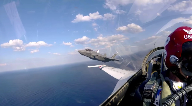 Βίντεο: Το F-35 επιδεικνύει την εκπληκτική  ικανότητά του για πτήση σε μεγάλες γωνίες προσβολής