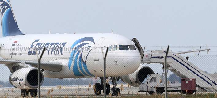 ΗΠΑ για EgyptAir: «Δεν δείχνει ο δορυφόρος ότι έγινε κάποια έκρηξη»