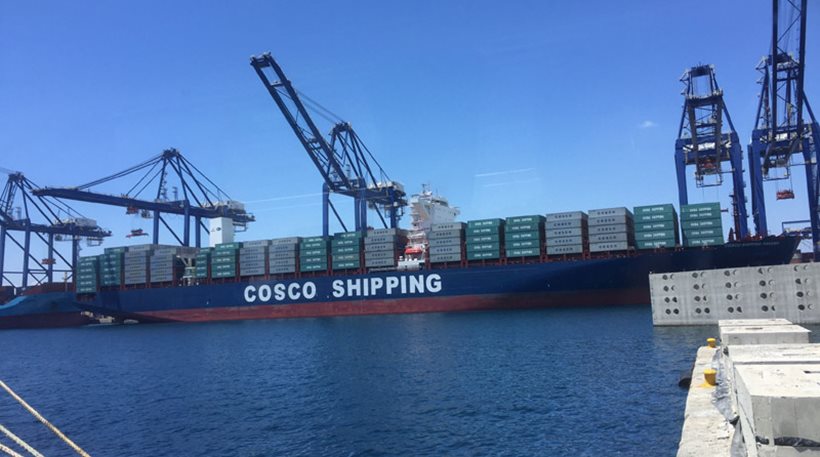 Στο λιμάνι του Πειραιά το νεότευκτο πλοίο «Cosco Shipping Panama» που θα γράψει ιστορία στην παγκόσμια ναυτιλία [φωτό]