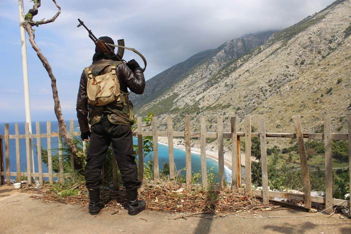 Τουρκμένοι αντάρτες επιτίθενται σε συριακό φυλάκιο (σκληρές εικόνες)