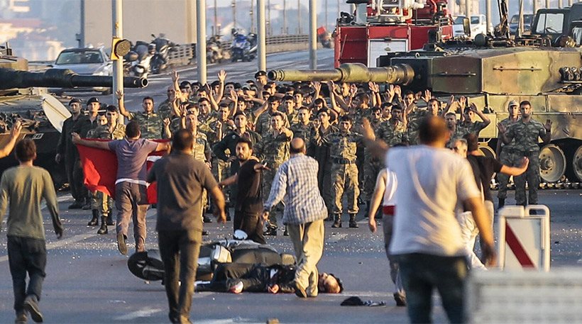 Αγριο κυνηγητό από τον Ρ.Τ. Ερντογάν σε όσους θεωρεί εχθρούς με μαζικούς «αποκεφαλισμούς» στη Τουρκία (λίστα)