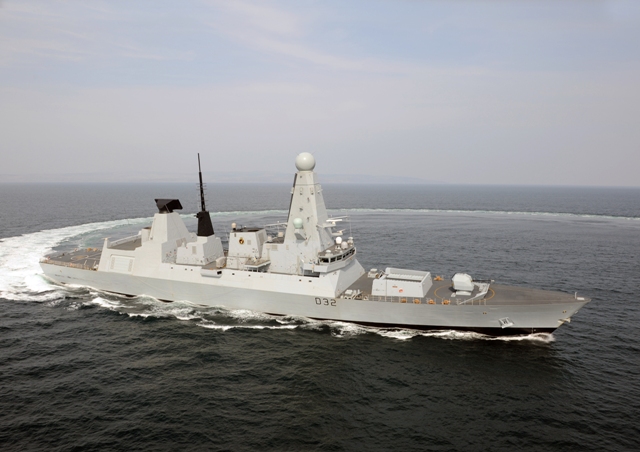 HMS Daring: Το καμάρι του Βρετανικού Ναυτικού ρίχνεται στη μάχη κατά των μαχητών του ISIS (φωτό, vid)