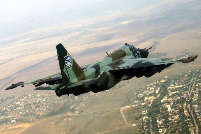 Εκπληκτικά χαμηλό πέρασμα από ουκρανικό Su-25 – Βίντεο