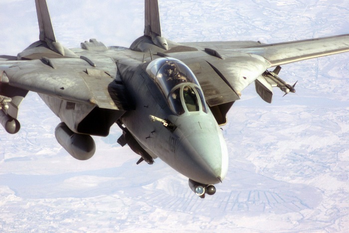 Δείτε F-14 Tomcat να συντρίβεται μετά από τρελή πορεία (βίντεο)