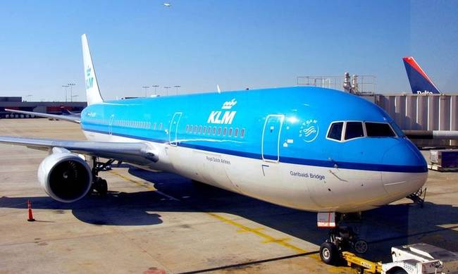 Τρόμος στον αέρα για 128 επιβάτες – Πιλότος της KLM υπέστη καρδιακή προσβολή την ώρα της απογείωσης