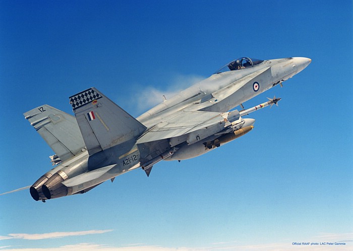 Ανεφοδιασμός F/A-18 Hornet της RAAF πάνω από το Ιράκ