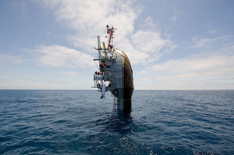 Floating Instrument Platform: Το αβύθιστο πλοίο του Αμερικανικού Π. Ν. (βίντεο)