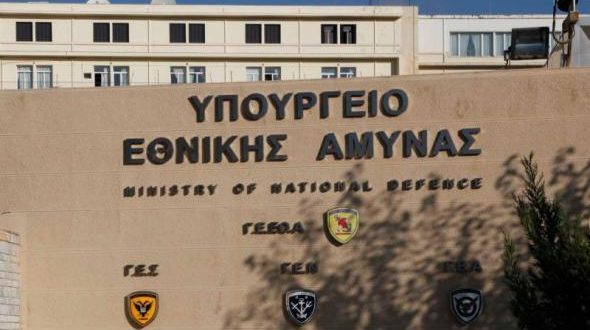 Διευκρινίσεις ζητάει το ΓΕΣ για την φωτογραφία της Χρυσής Αυγής