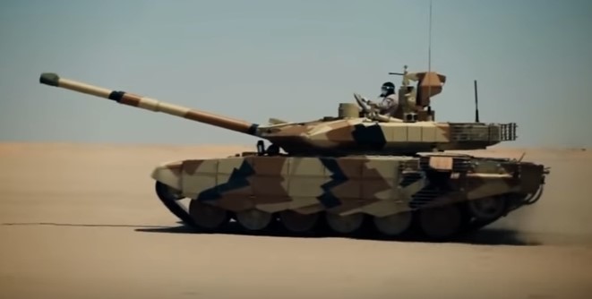 T-90MS του Κουβέιτ σε ασκήσεις στην έρημο! (βίντεο)