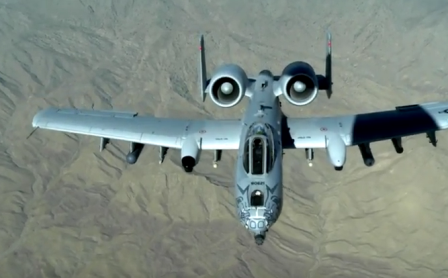 Η απόλυτη μονομαχία: A-10 και F-15 ανοίγουν πυρ σε τζιπ humvees! (βίντεο)