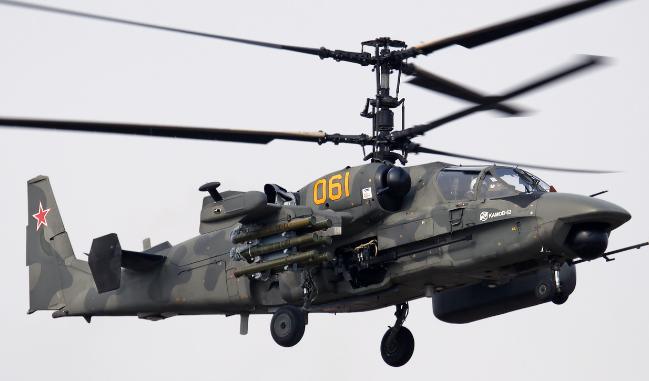 Ka-52: Το ρωσικό ελικόπτερο είναι ο «θανάσιμος» αντίπαλος του AH-64 των ΗΠΑ (βίντεο)