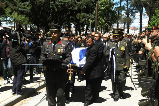 Πτώση ελικοπτέρου: Ο κυβερνήτης Δ. Γούλας είχε ζητήσει αναβολή της μοιραίας πτήσης (φωτό, βίντεο)