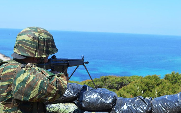 «Γάζωσαν» στόχους γύρω από το Φαρμακονήσι τα πολυβόλα του στρατού (εικόνες)