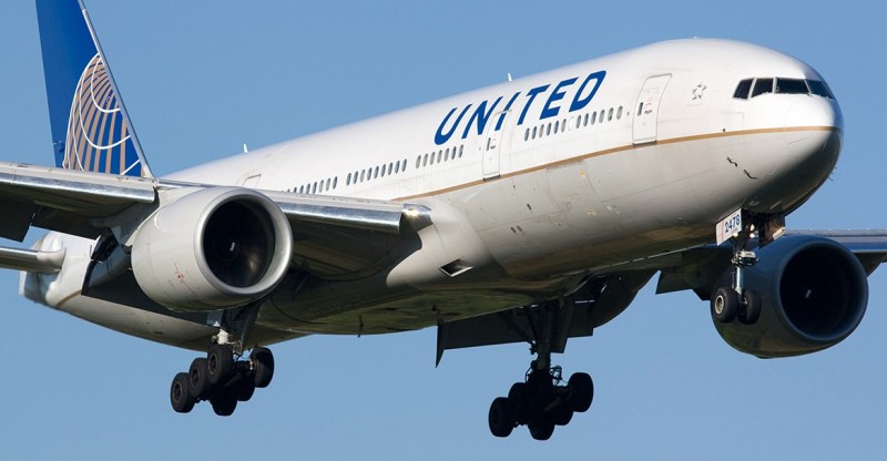 Η United Airlines προσφέρει 10.000 δολάρια σε όποιον επιβάτη εγκαταλείπει εθελοντικά την θέση του