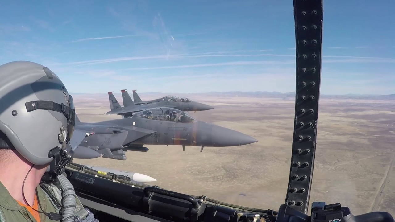 Βίντεο: Το κόκπιτ μέσα από ένα F-15E Strike Eagle